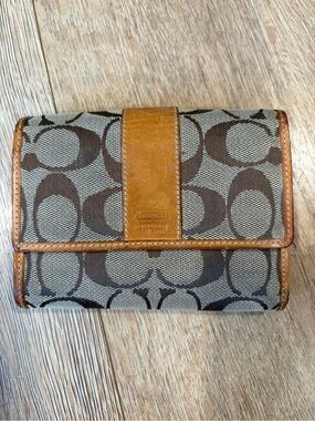 Coach Signature Canvas Bifold Wallet in Brown/Tan